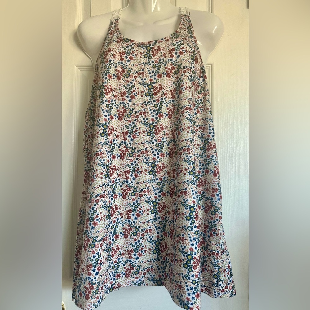 Suzanne Betro Floral Tank w/
crochet racer back